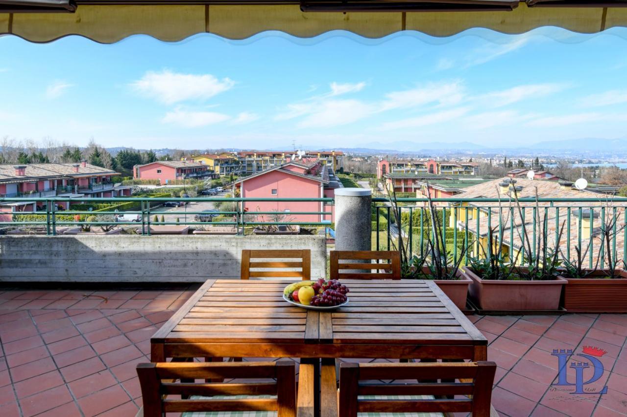 Desenzanoloft Official Partner Marriott Homes & Villas - Paradise Lake View In A 5 Pools Exclusive Residence Desenzano del Garda Bagian luar foto