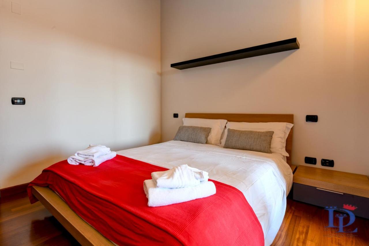 Desenzanoloft Official Partner Marriott Homes & Villas - Paradise Lake View In A 5 Pools Exclusive Residence Desenzano del Garda Bagian luar foto